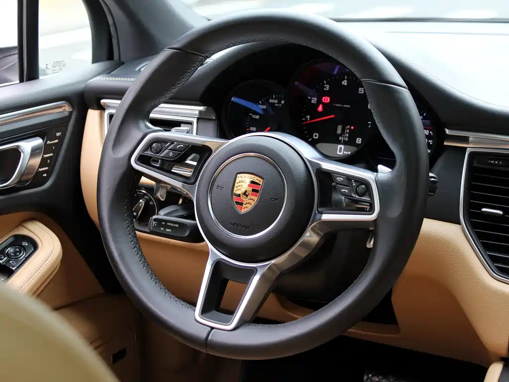 Porsche Macan 2018 — фото 7