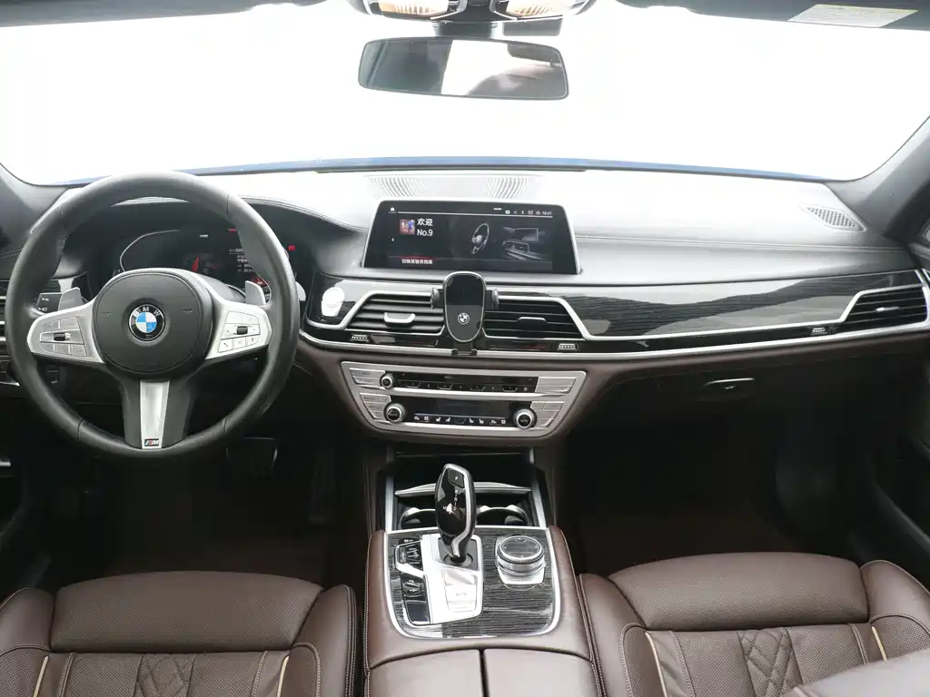 BMW 7 Series 2020 — фото 14