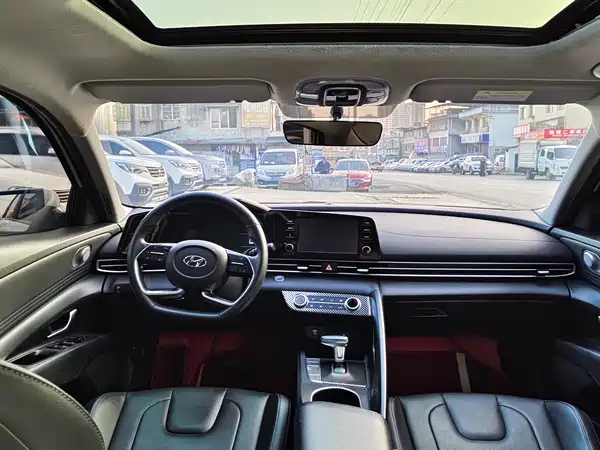 Hyundai Elantra 2021
