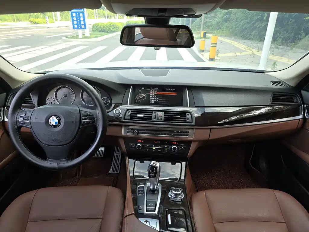 BMW 5 Series 2015 — фото 7