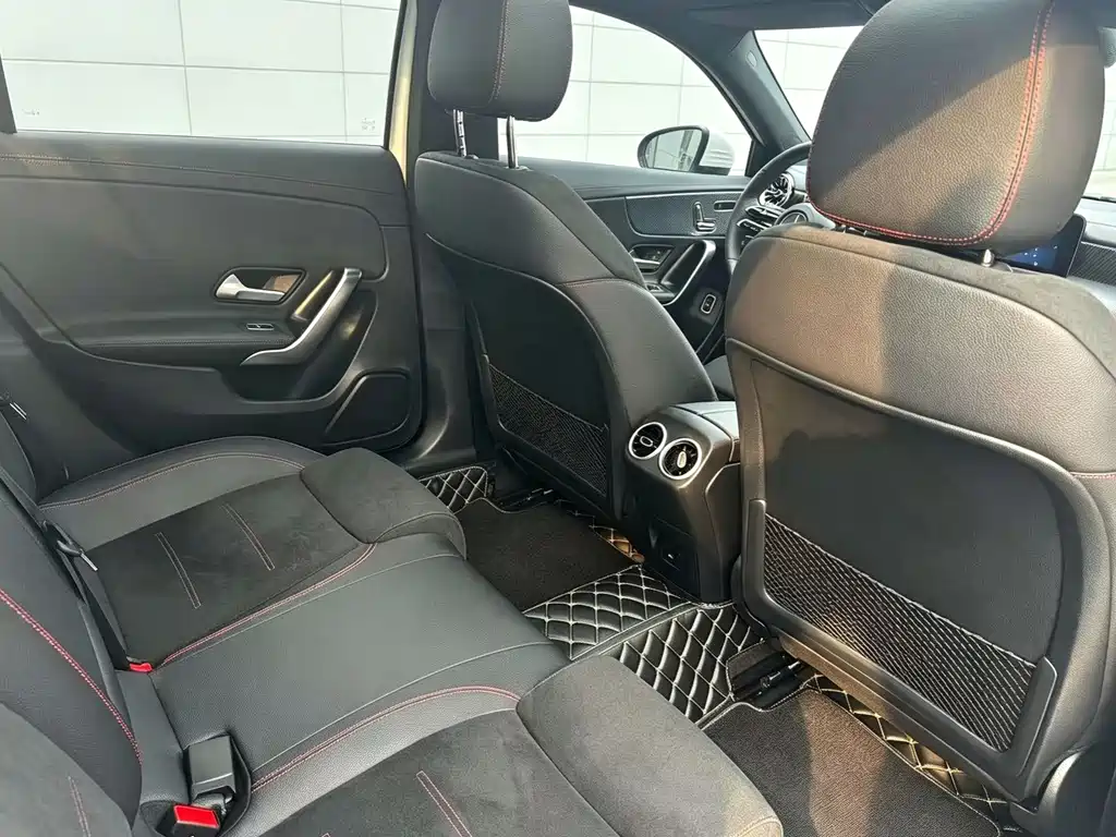 Mercedes-Benz A-Class 2025 — фото 13