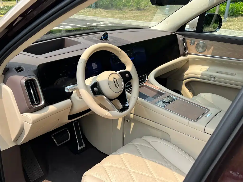 AITO M9 2025 — фото 6