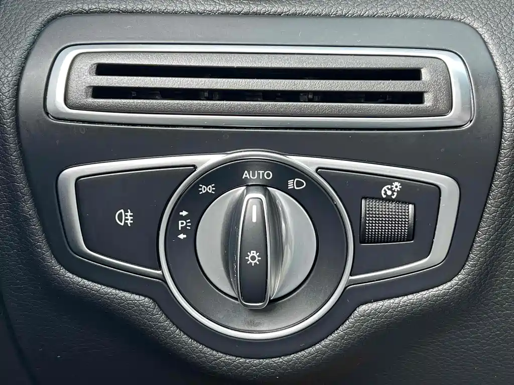 Mercedes-Benz C-Class 2021 — фото 14