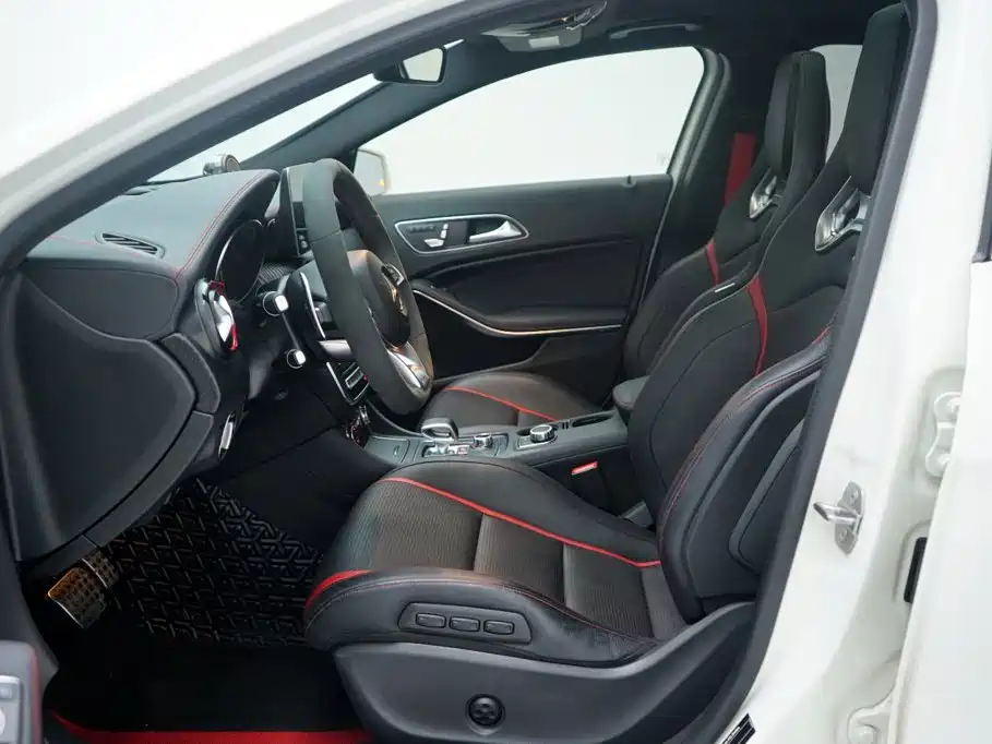 Mercedes-Benz A-Class AMG 2018 — фото 5