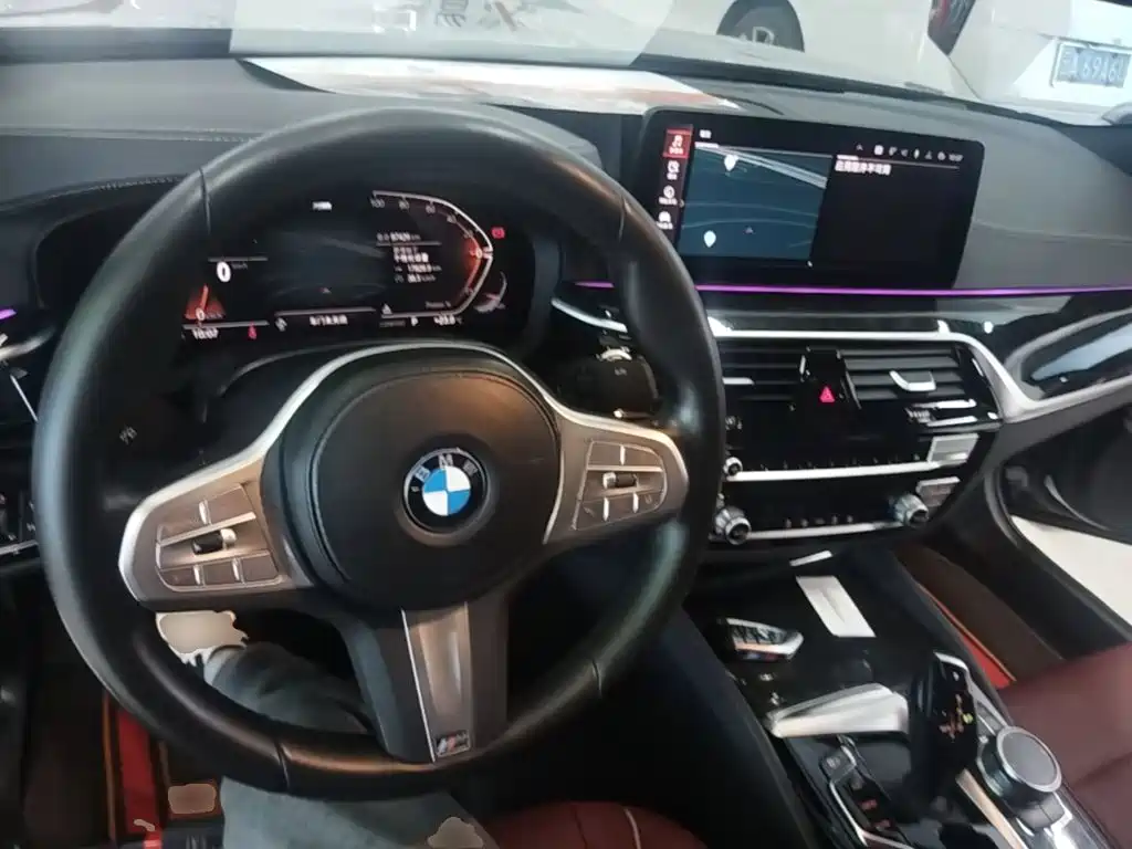 BMW 5 Series 2023 — фото 10