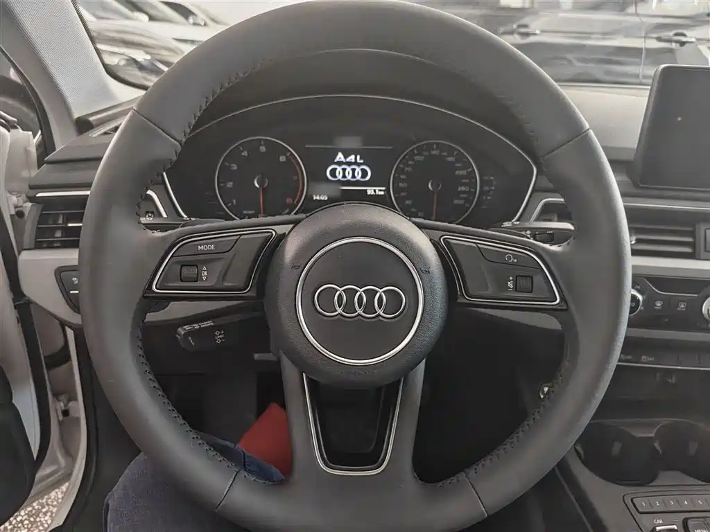 Audi A4L 2017 — фото 19