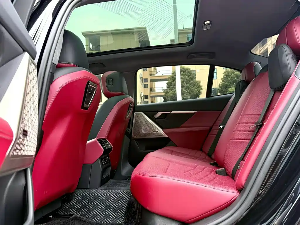 BMW 5 Series 2025