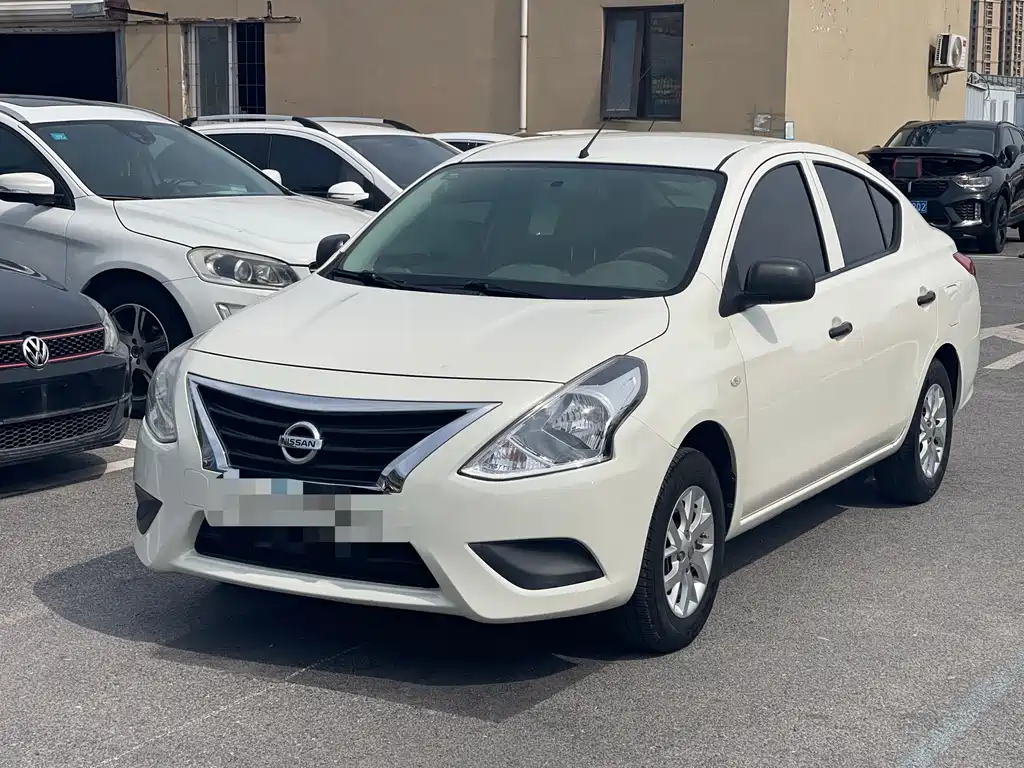 Nissan Sunny 2014