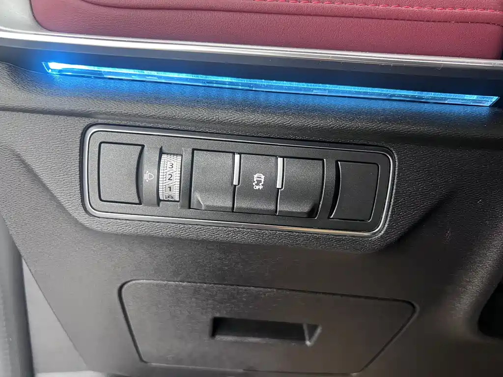 Jetour X70 PLUS 2022 — фото 10