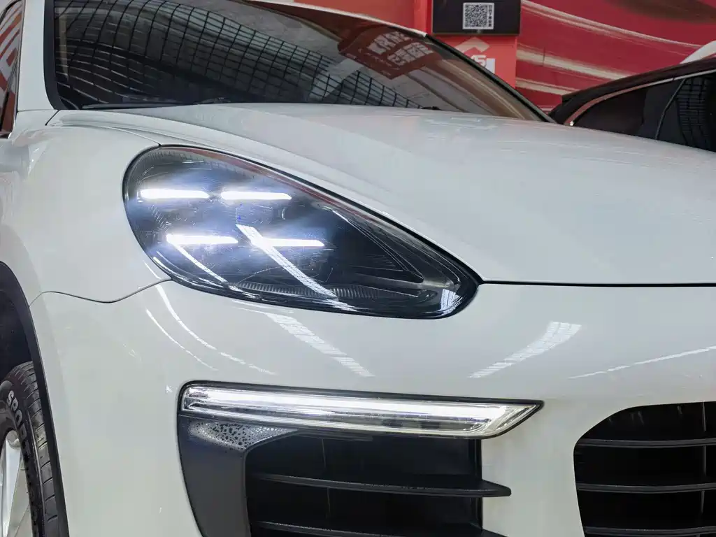 Porsche Cayenne 2015 — фото 19