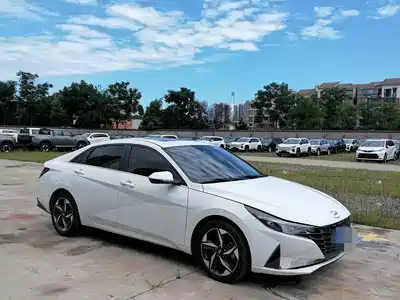 Hyundai Elantra 2022