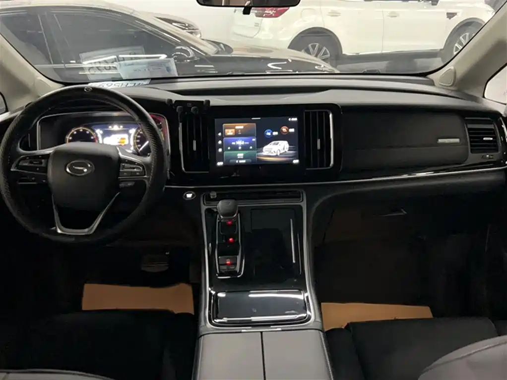 GAC Motor Trumpchi M8 2023 — фото 17