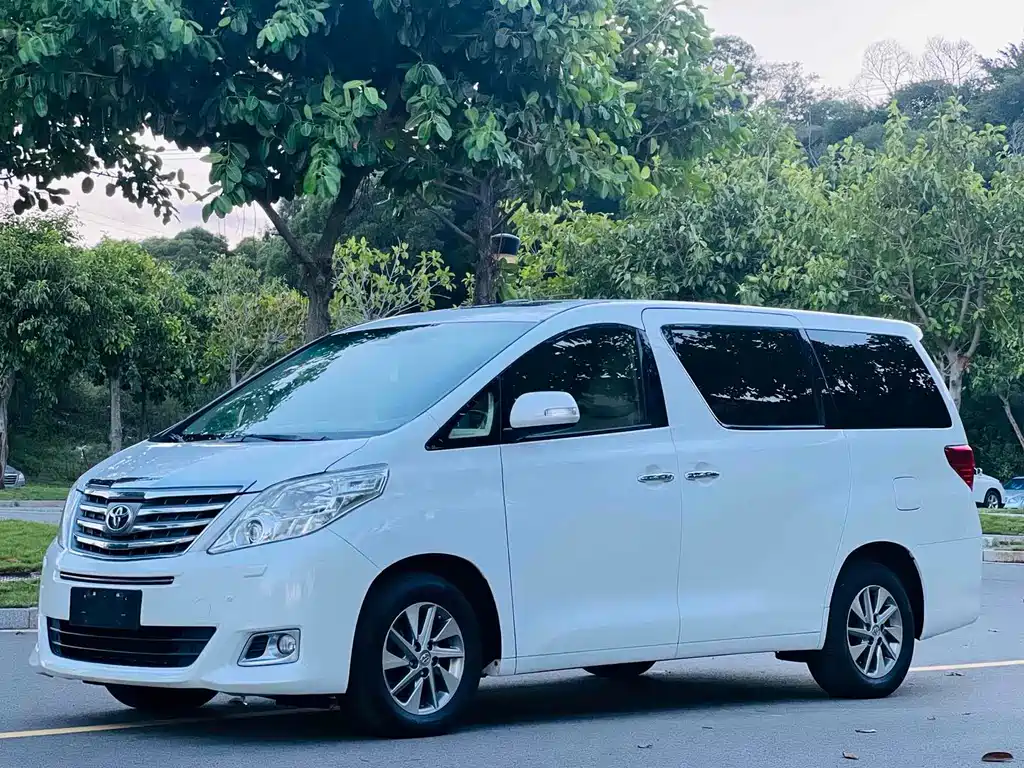 Toyota Alphard 2012