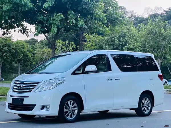 Toyota Alphard 2012