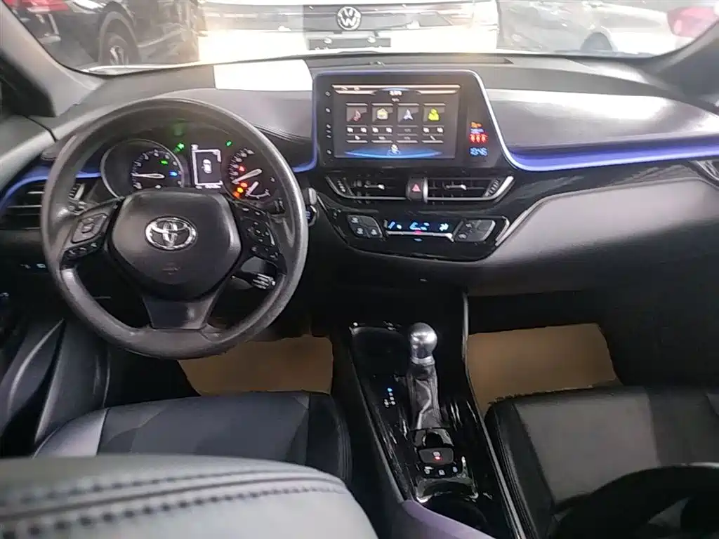 Toyota C-HR 2021 — фото 10