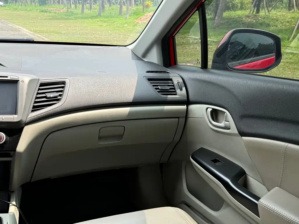 Honda Civic 2015 — фото 13