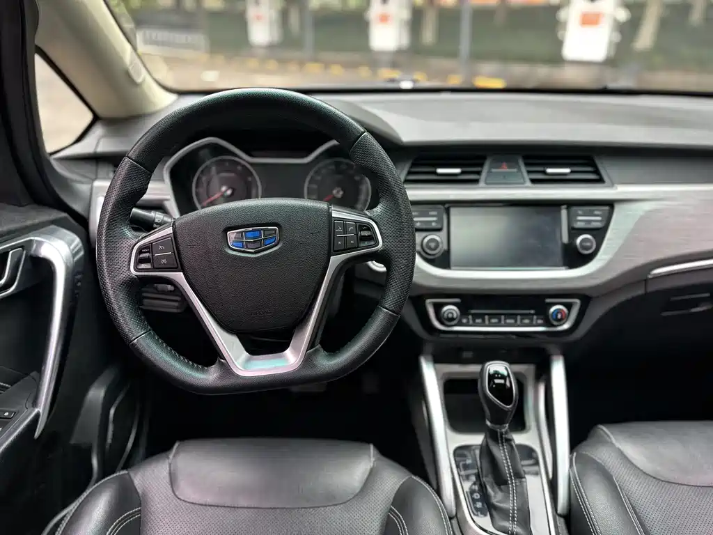 Geely Vision X3 2018 — фото 13