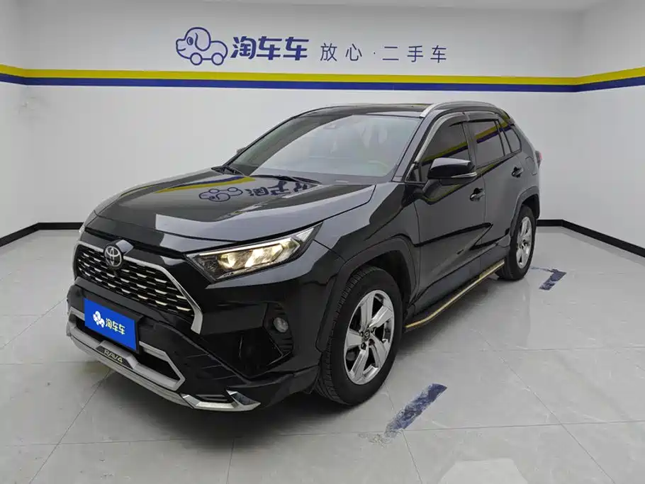 Toyota RAV4 2020 — фото 1