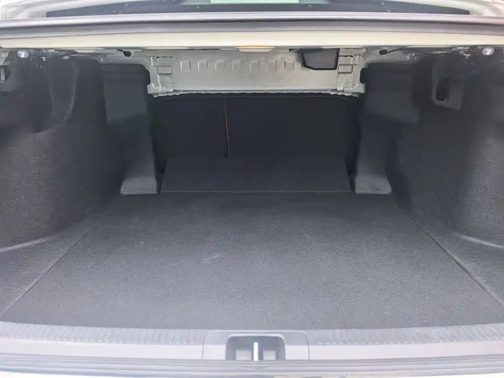 Toyota Camry 2018 — фото 12