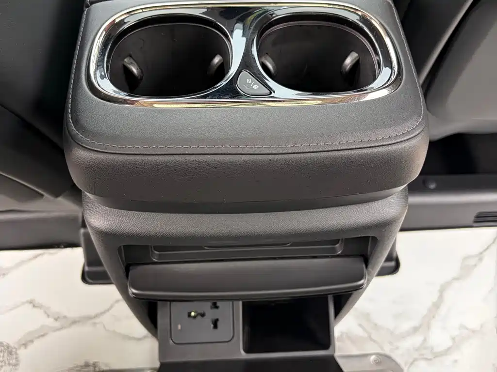 GAC Trumpchi E9 2023 — фото 24