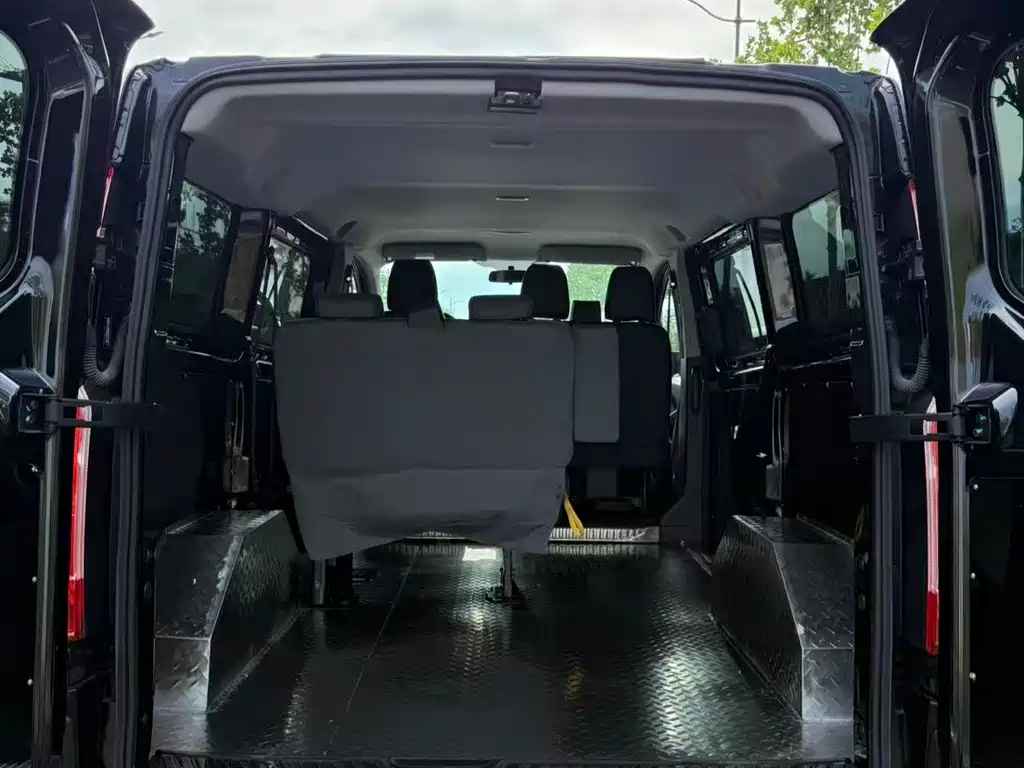 Ford Transit 2022 — фото 13