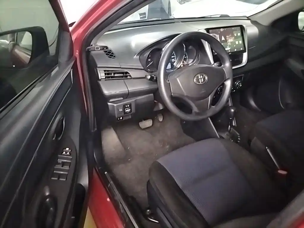 Toyota Yaris L 2016 — фото 16