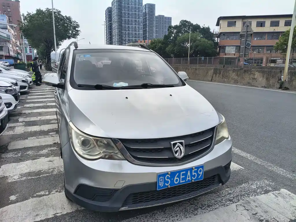 Baojun 730 2015