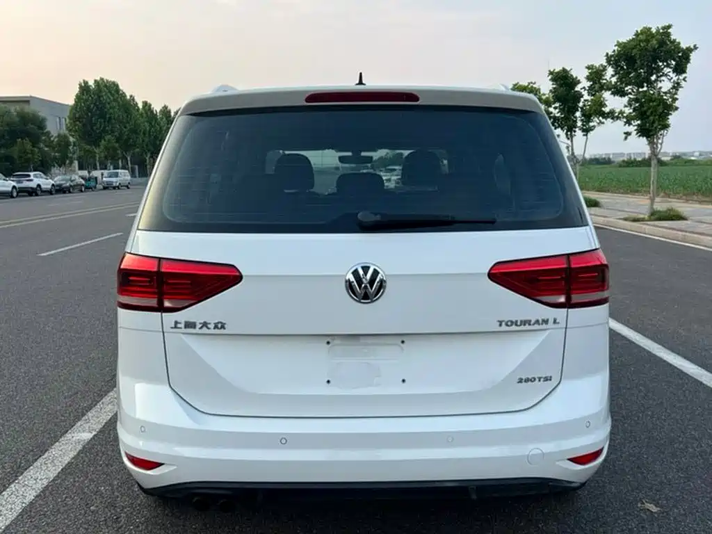 Volkswagen Touran 2016