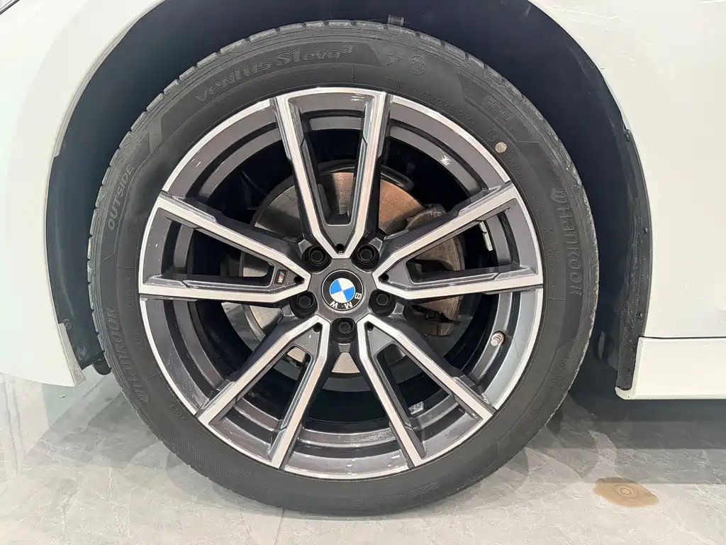 BMW 3 Series 2023 — фото 19