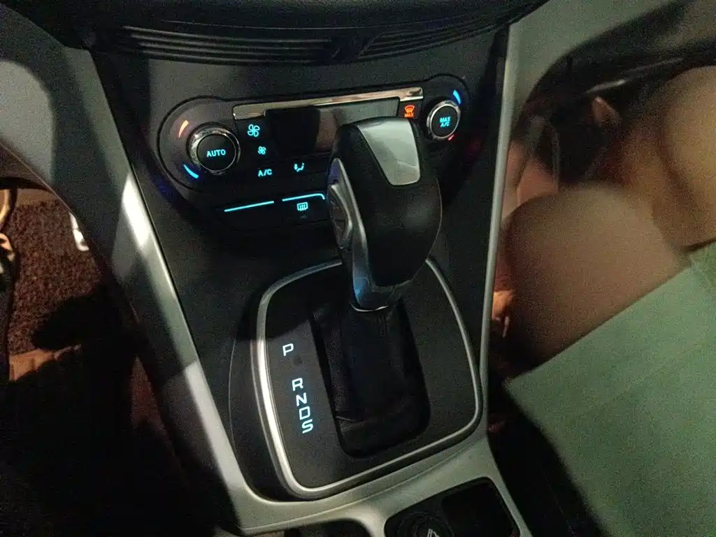 Ford Kuga 2015 — фото 7