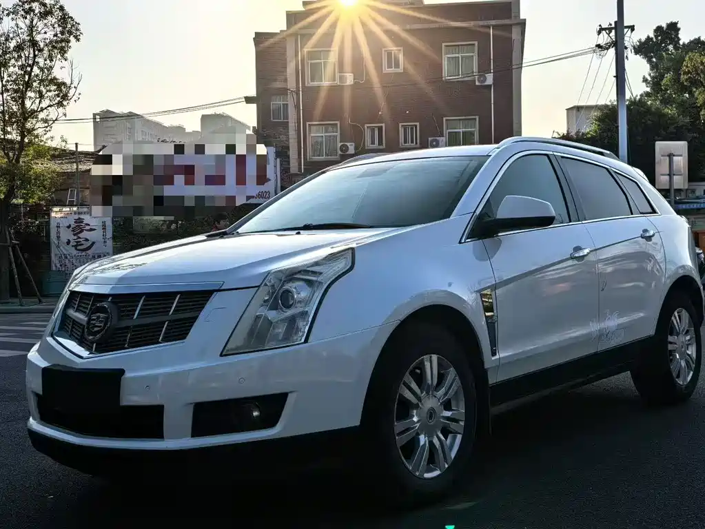 Cadillac SRX 2012 — фото 1