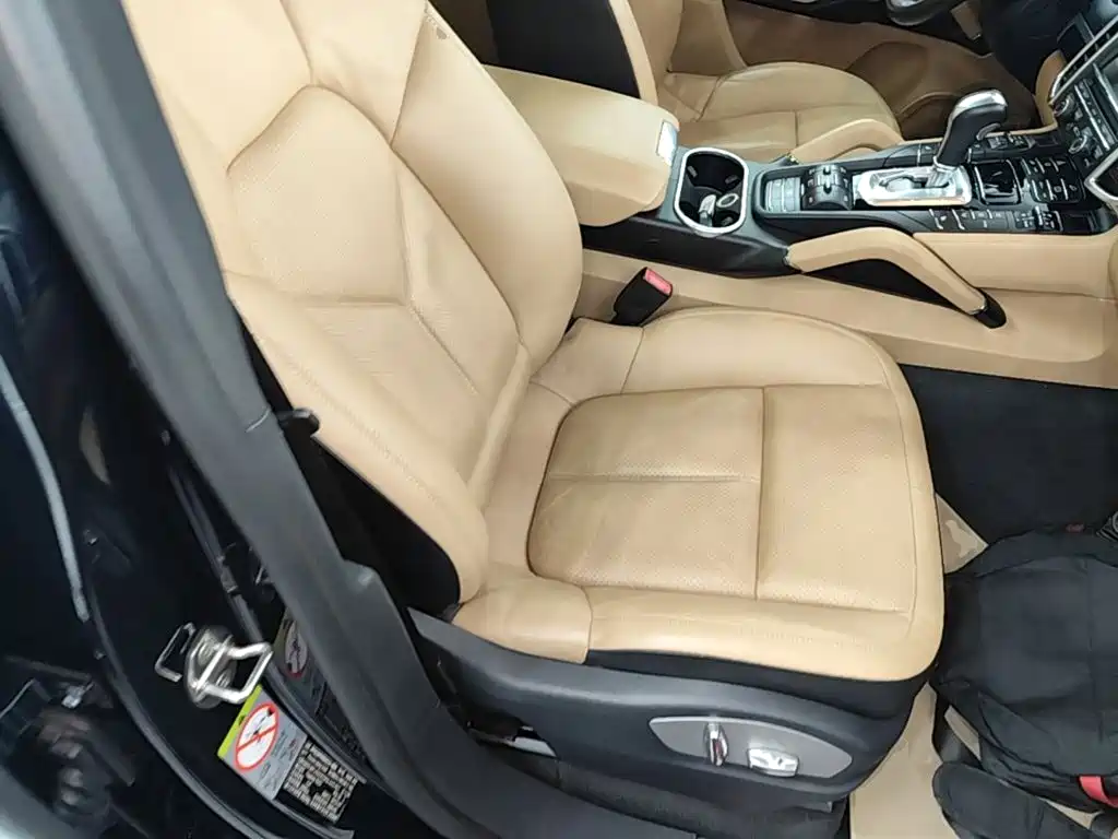 Porsche Cayenne 2016 — фото 25
