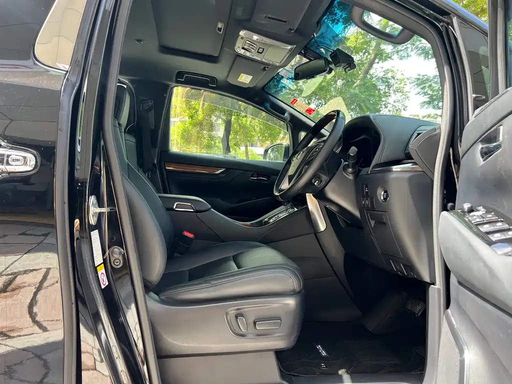 Toyota Alphard 2015 — фото 22