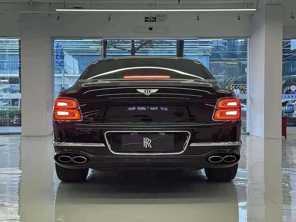 Bentley Flying Spur 2022 — фото 13