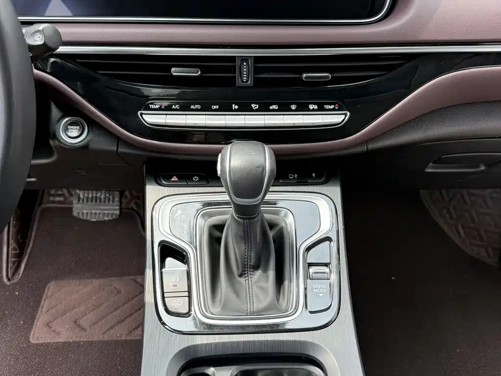 GAC Trumpchi M6 2022 — фото 9
