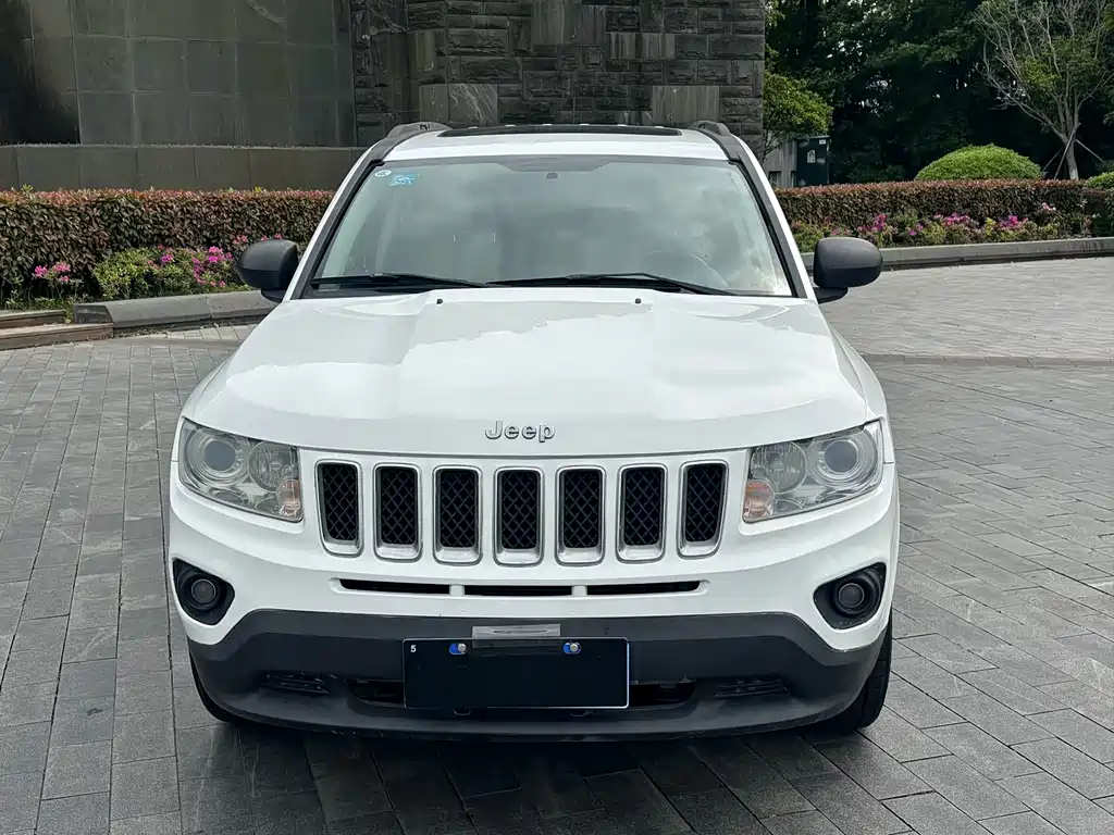 Jeep Compass 2013 — фото 2