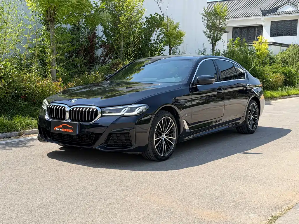 BMW 5 Series 2022 — фото 1