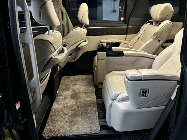 Toyota Vellfire 2024