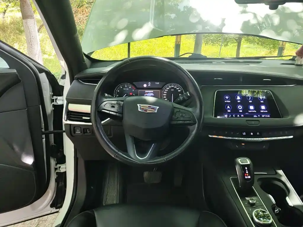 Cadillac XT4 2019 — фото 11