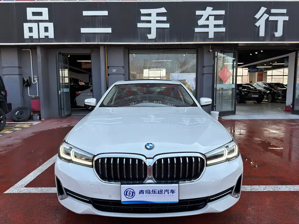 BMW 5 Series 2022 — фото 1
