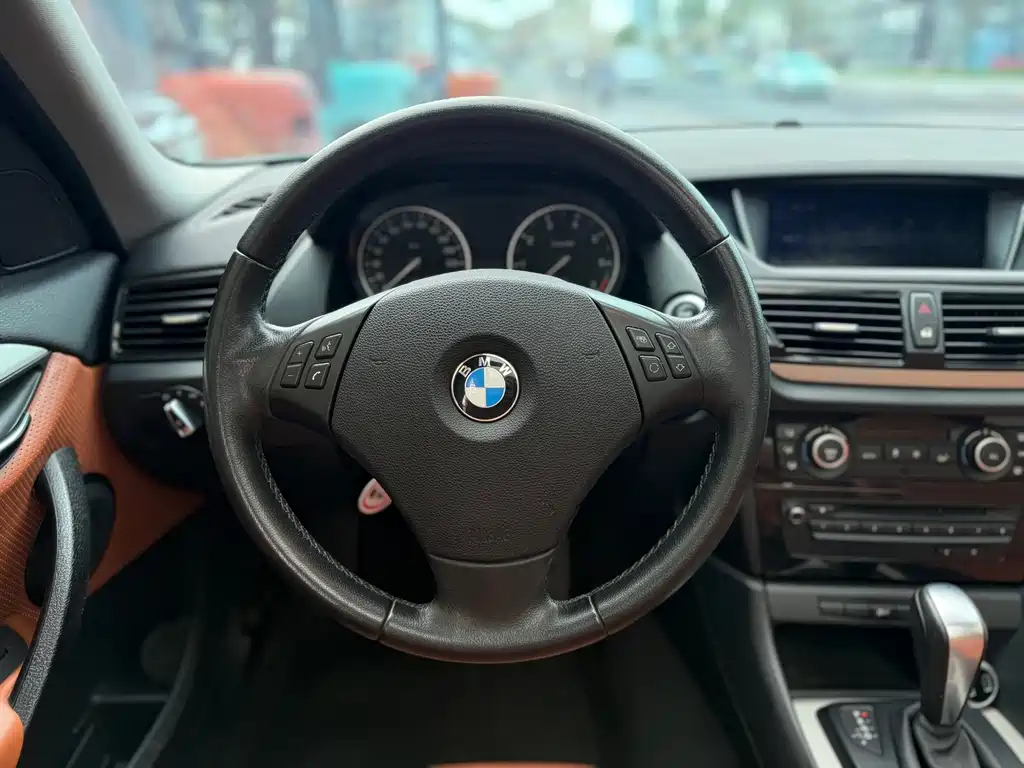 BMW X1 2013 — фото 10