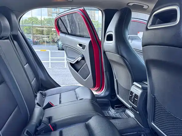 Mercedes-Benz GLA 2016