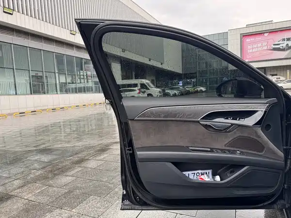 Audi A8 2022