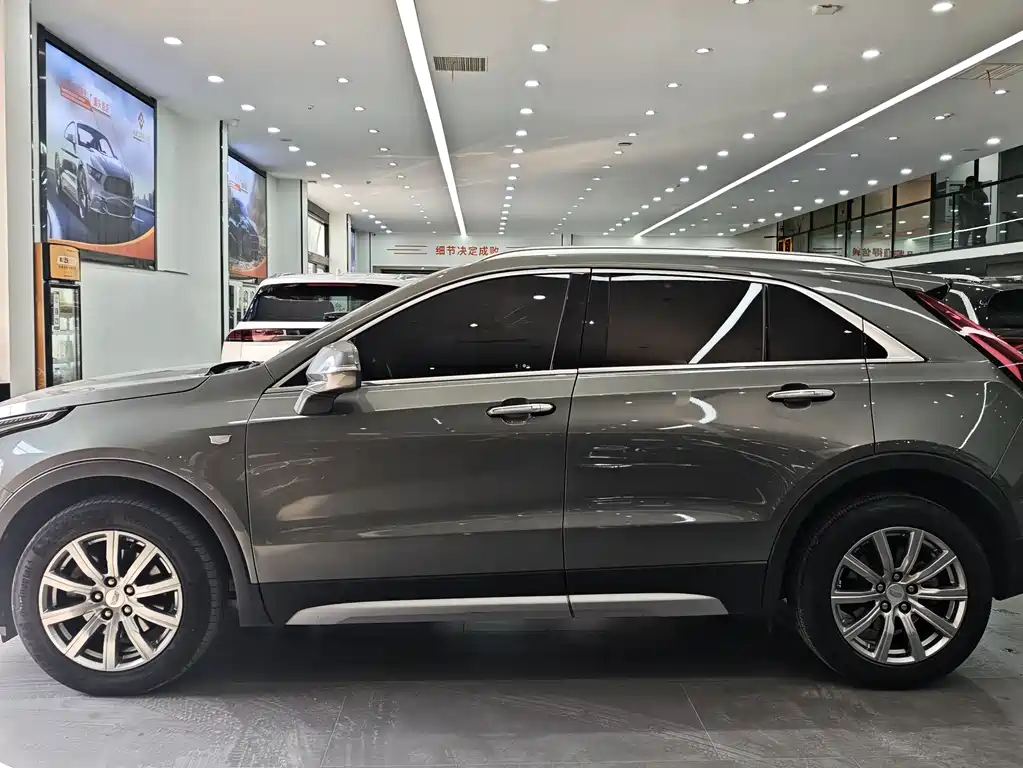 Cadillac XT4 2019 — фото 4