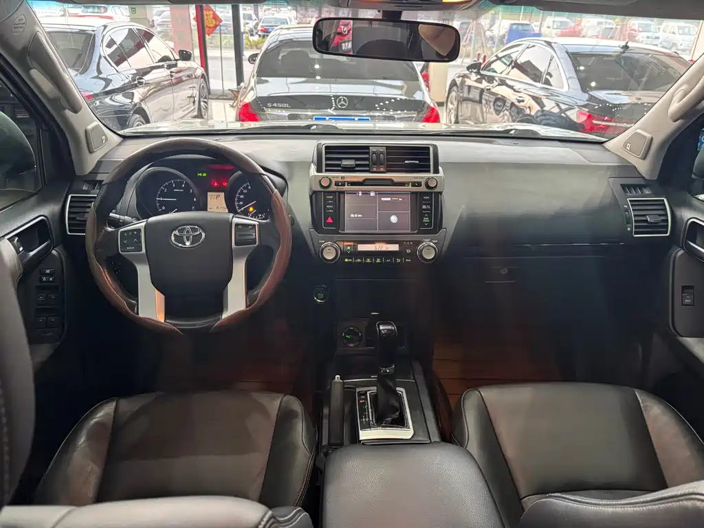 Toyota Prado 2016 — фото 10