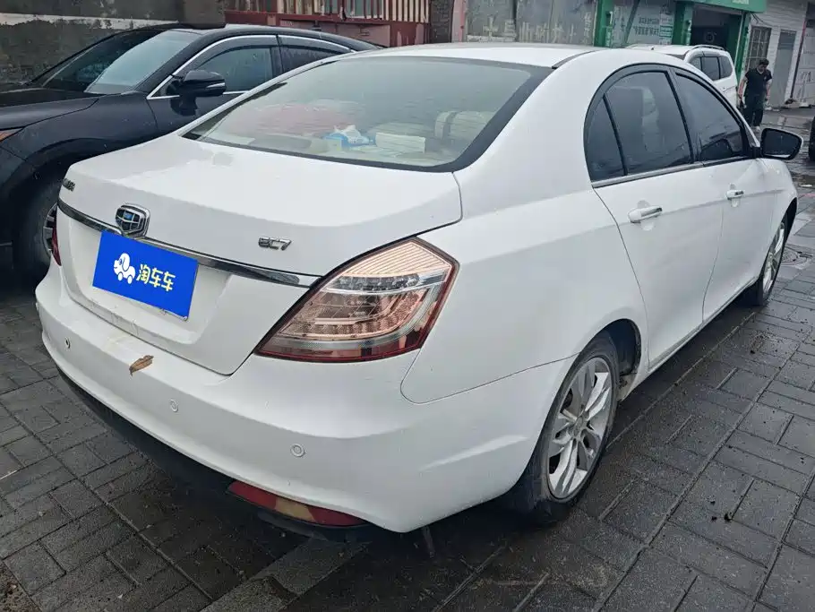 Geely Emgrand 2015 — фото 2