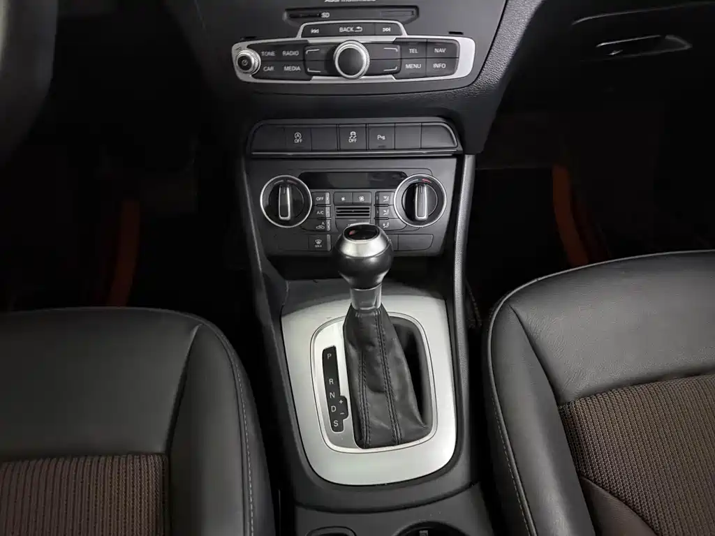 Audi Q3 2017 — фото 16