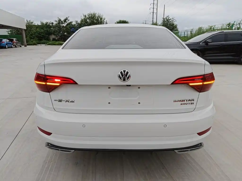 Volkswagen Sagitar 2021