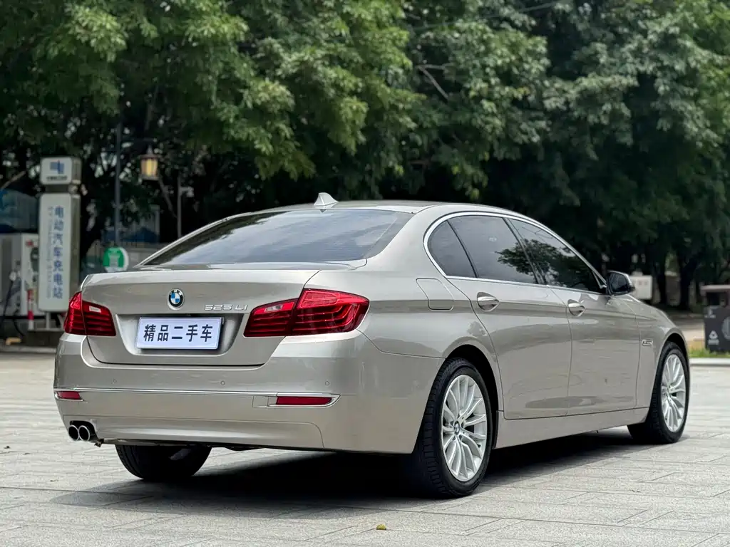 BMW 5 Series 2016 — фото 8