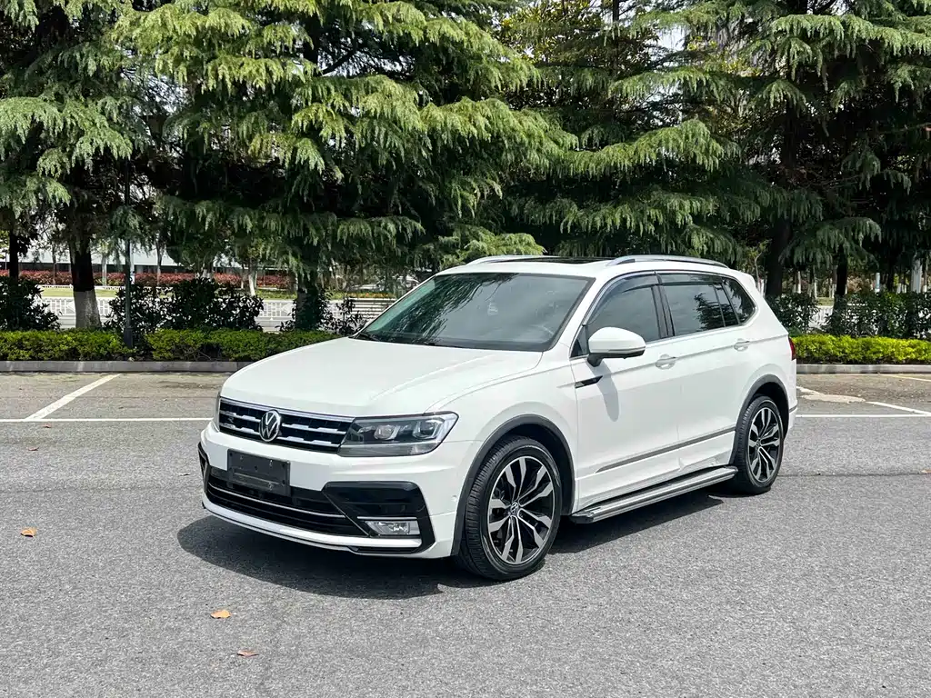 Volkswagen Tiguan L 2021 — фото 1